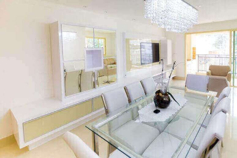 58- Os Lustres para sala de jantar levam eleg&acirc;ncia e sofistica&ccedil;&atilde;o ao ambiente. Projeto: Scopo Design M&oacute;veis Planejados