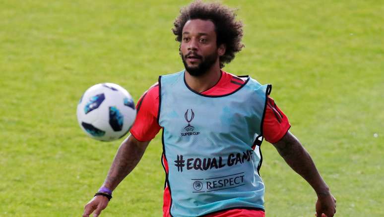 Marcelo treina com o Real MAdrid para a disputa da Supercopa da Espanha