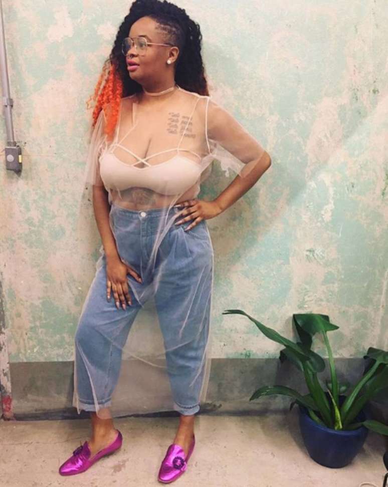 Tassia Reis é fundadora da marca Xiu, focada em streetwear