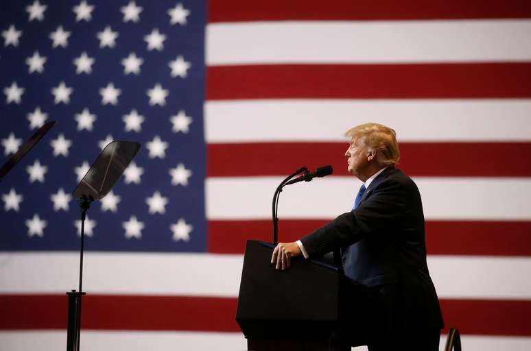 Presidente dos Estados Unidos, Donald Trump, durante comício na Pensilvânia 02/08/2018 REUTERS/Leah Millis 