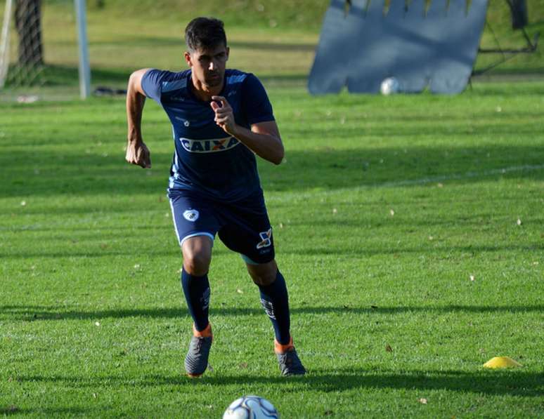 Leandro Almeida confia em uma recuperação do time, que está na ZR da Série B (Foto: Gustavo Oliveira / Divulgação / Londrina)