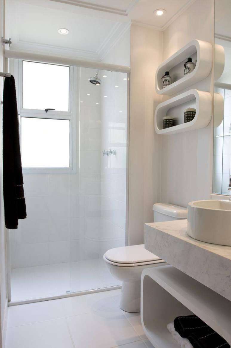 11. O box para banheiro pode ajudar a manter o ambiente bem moderno
