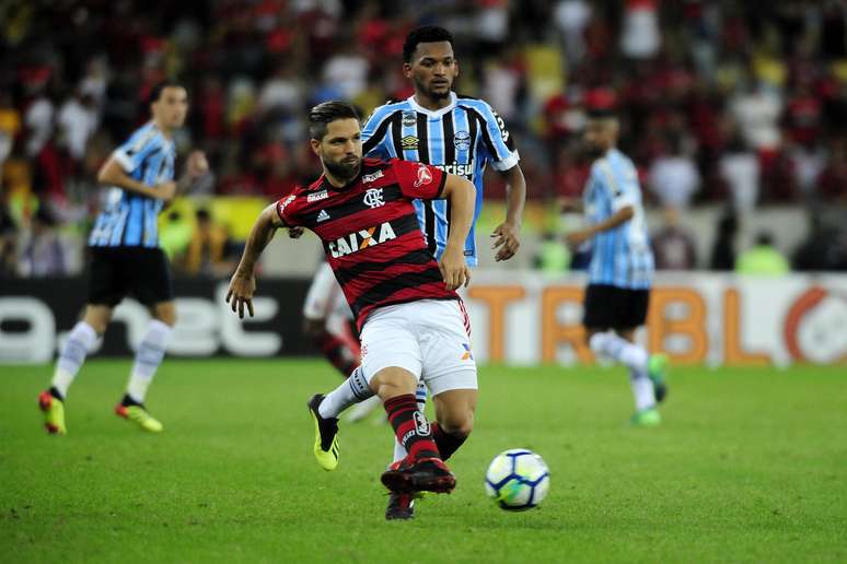 O jogador Diego do Flamengo durante a partida entre Flamengo e Grêmio, válida pela Copa do Brasil 2018 no Estádio Maracanã no Rio de Janeiro (RJ), nesta quarta-feira (15).