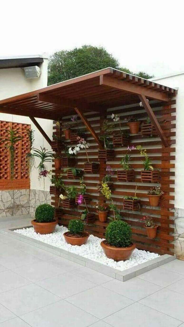 36. Ideia de jardim feito com painel de pallet – Foto: Steemit