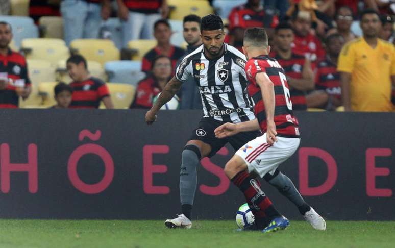 Aguirre ainda procura o primeiro gol pela equipe alvinegra (Foto: Vítor Silva/SSPress/Botafogo)