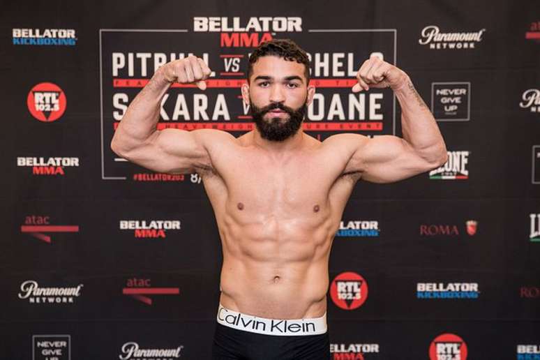 Patrício Pitbull, campeão peso-pena, defenderá o título contra Emmanuel Sanchez, em novembro (Foto: Bellator)