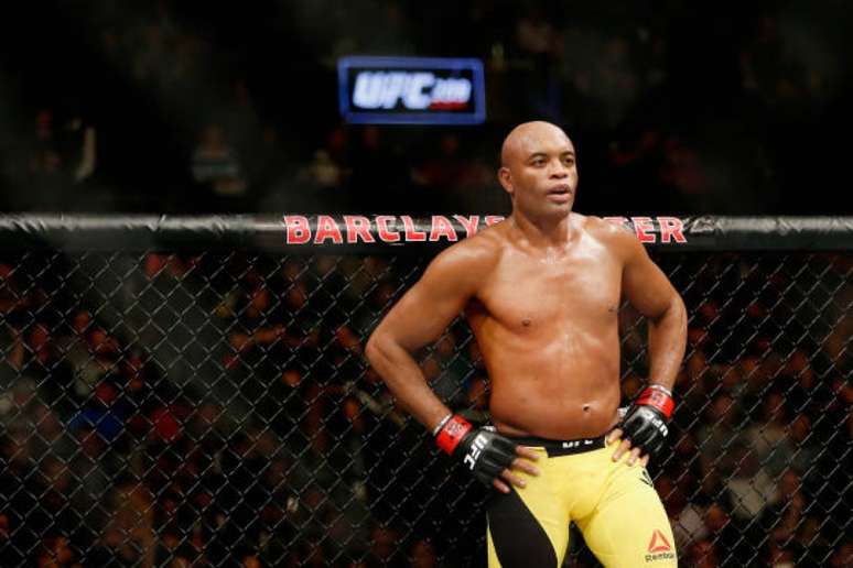 Anderson Silva quer se aposentar pelo Ultimate, mas não descarta mudar de companhia (Foto: Getty Images/UFC)