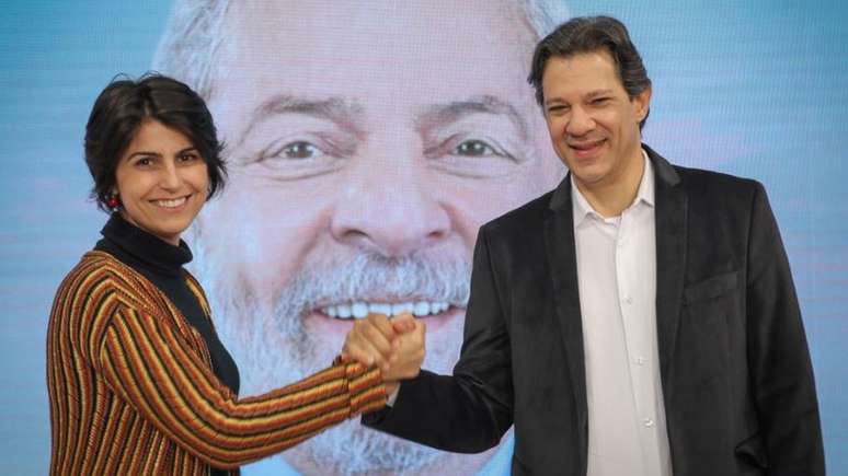 Sem Lula, a 'chapa triplex' deve acabar sendo formada pelo petista Fernando Haddad (dir.) e Manuela D'Ávila (PC do B).