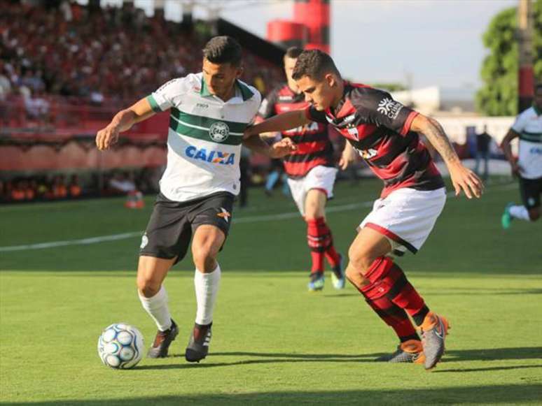 Atlético-GO bate o Coritiba e sobe para 3.ª posição da Série B