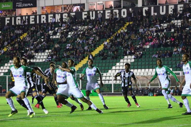 FIGUEIRENSE 1x2 GOIÁS (Foto: Reprodução/Twitter Figueirense)