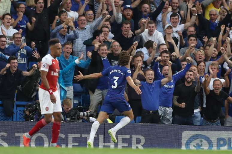 Marcos Alonso marcou o gol da vitória do Chelsea (Foto: AFP)