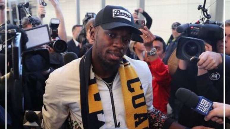 Usain Bolt desembarcou na Austrália para se aventurar no futebol (Foto: Reprodução/Twitter)