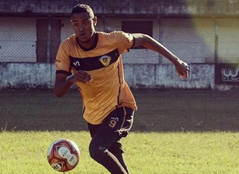 Lucas Amorim em ação com a camisa do Tigres do Brasil (Divulgação)