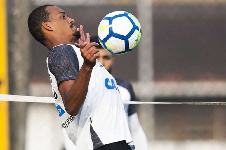 Luiz Felipe é baixa contra o Independiente (Foto: Ivan Storti)