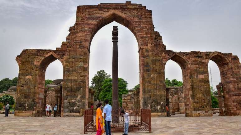 Pilar de Ferro de D&eacute;li n&atilde;o oxida, apesar de ter sido constru&iacute;do h&aacute; cerca de 1,6 mil anos
