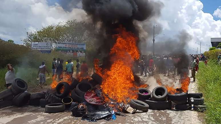 Brasileiros agrediram e incendiaram acampamentos de refugiados em Pacaraima