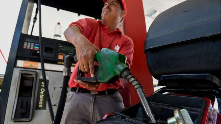 Recentemente, Maduro anunciou o fim do comércio de gasolina subsidiada