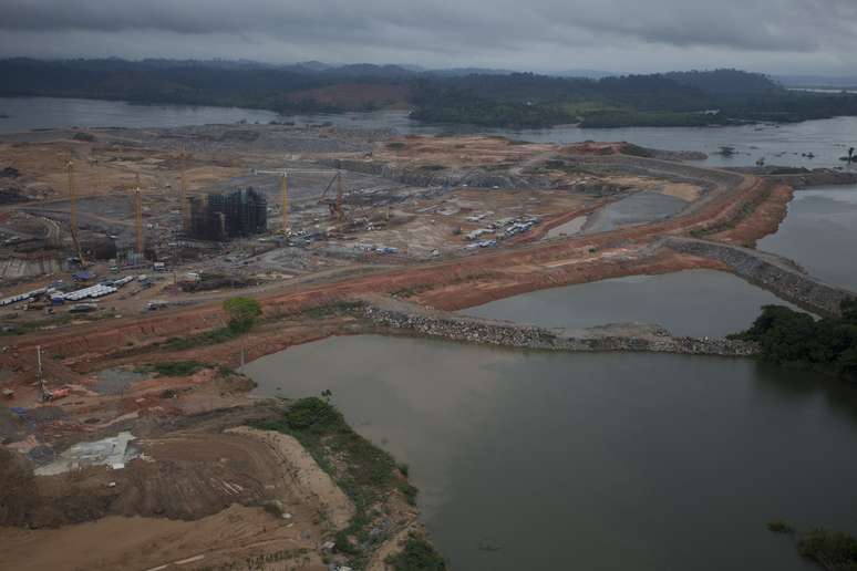 Vista aérea de obras da hidrelétrica de Belo Monte no Pará
23/11/2013 REUTERS/Paulo Santos