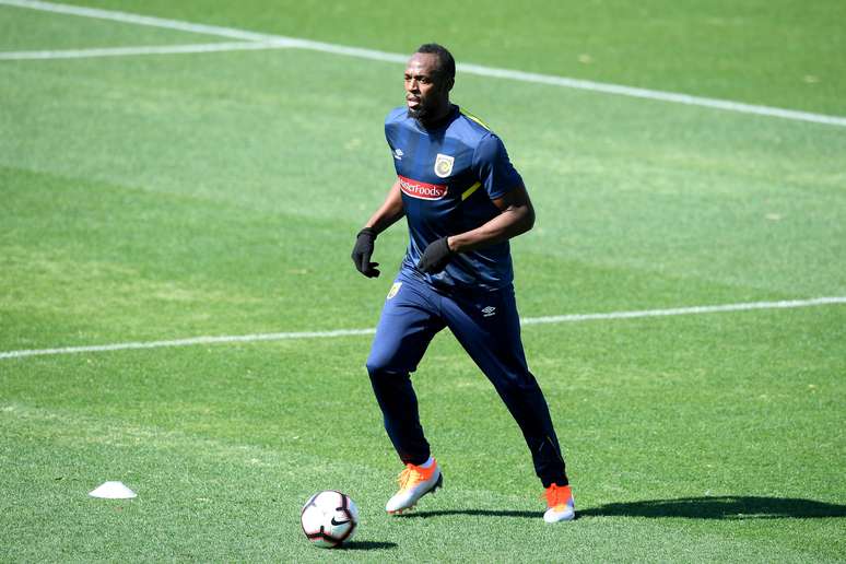 Usain Bolt participa de seu primeiro treino no time de futebol australiano Central Coast Mariners