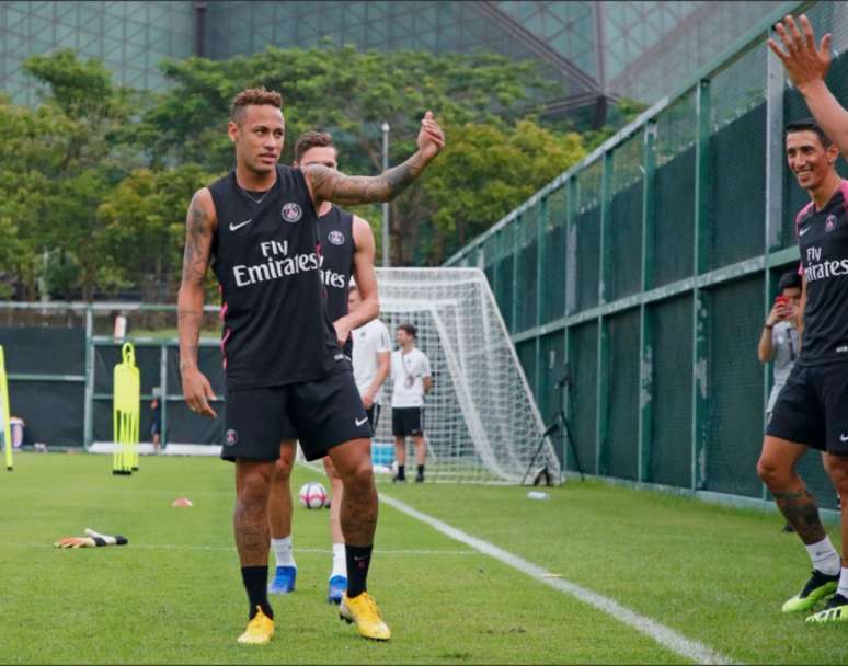 Neymar teve atuação discreta no primeiro tempo da última partida do PSG (Foto: Reprodução)