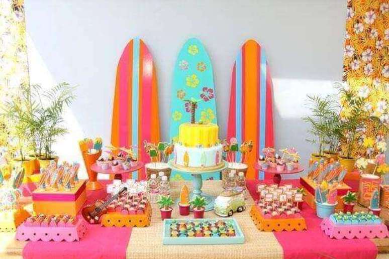 3- Na festa havaiana os detalhes na decoração criam um clima de praia. Fonte: Eu Amo Decoração
