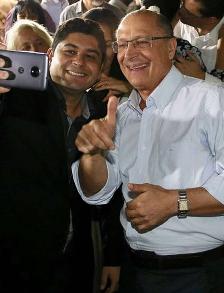 O candidato do PSDB à Presidência, Geraldo Alckmin, participa de encontro com lideranças de partidos coligados e militantes no Riocentro, na Barra da Tijuca