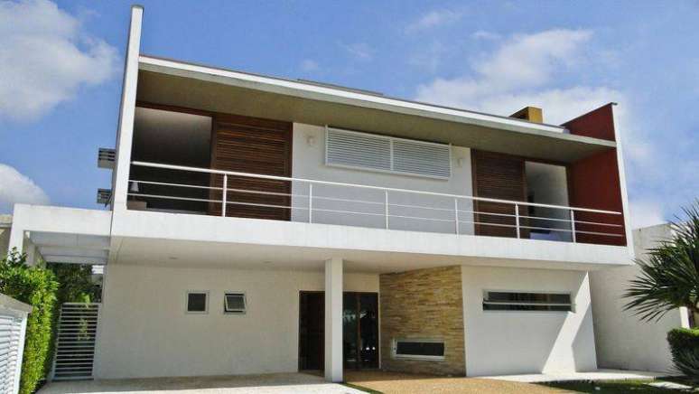 8.&nbsp; Muitos modelos de casas do tipo sobrado apresentam linhas bem definidas