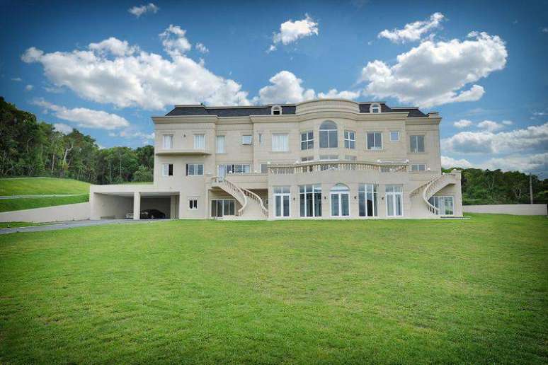 107.&nbsp; Exemplo para modelos de casas tipo mans&atilde;o no campo com v&aacute;rios quartos