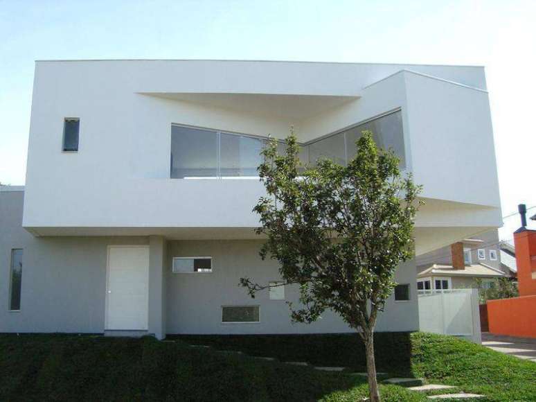 29.&nbsp; Muitos modelos de casas do tipo sobrado contam com uma arquitetura diferenciada e moderna