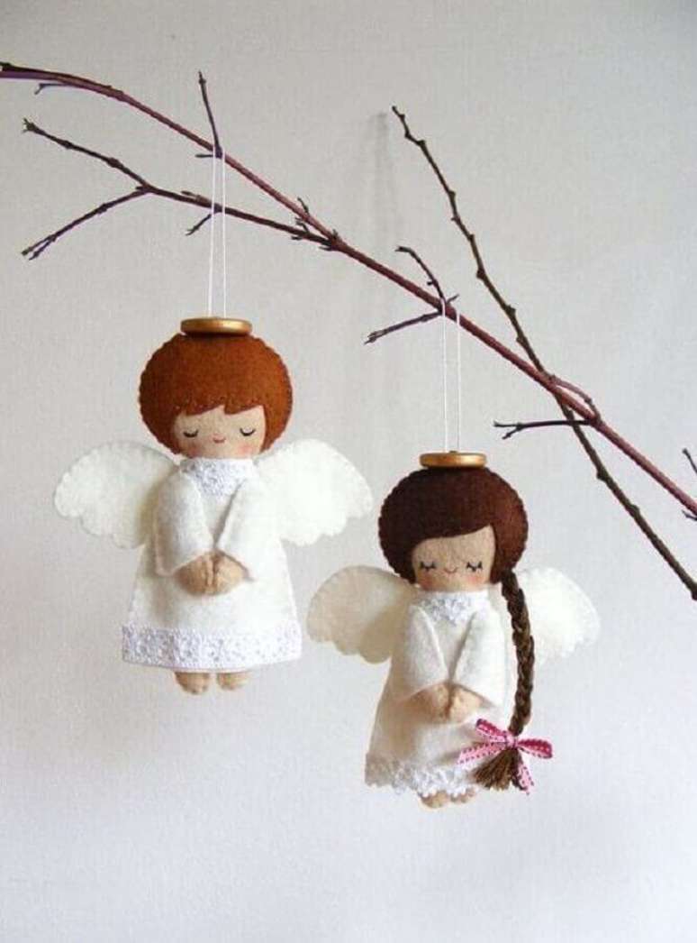 47. Artesanato de feltro para decoração de árvore de natal com anjinhos pendurados – Foto: Pinterest