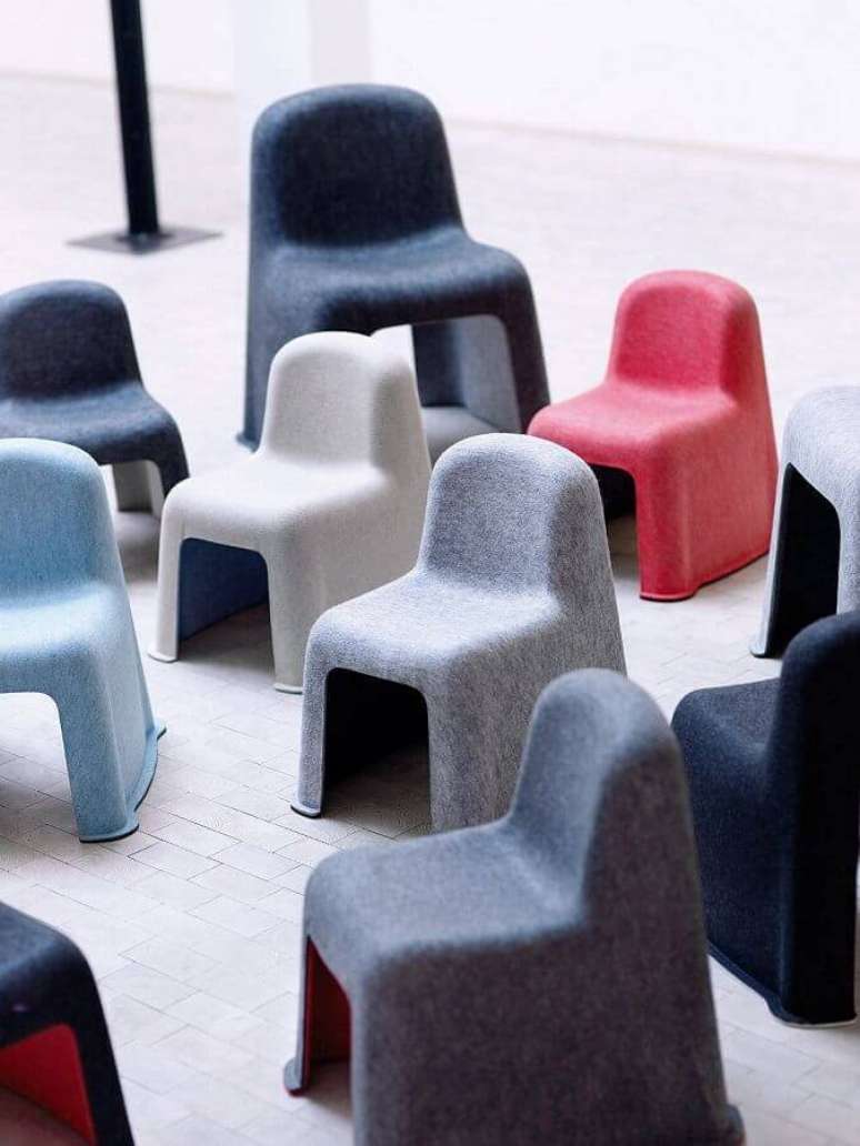 73. Cadeiras infantis revestidas com artesanato de feltro – Foto: Made In Design