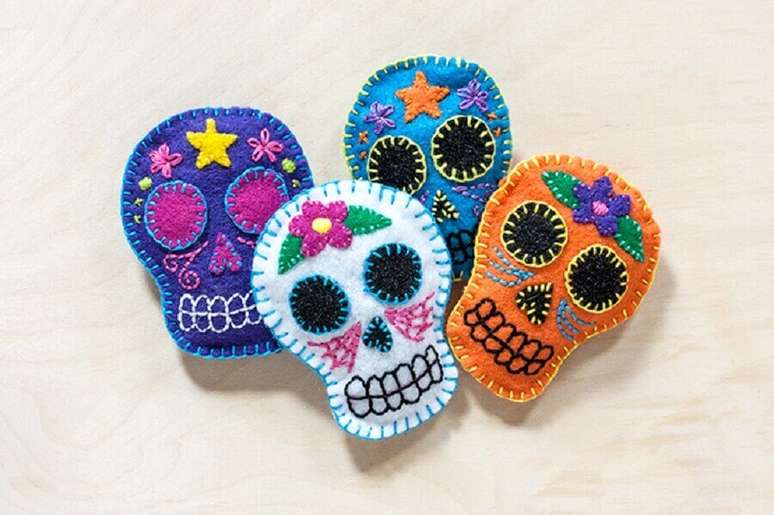 77. Caveiras mexicanas de artesanato em feltro – Foto: Cool Crafts