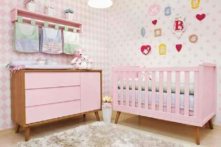 88- M&oacute;veis retro com c&ocirc;moda e trocador para quarto de beb&ecirc;. Fonte: intercasa m&oacute;veis