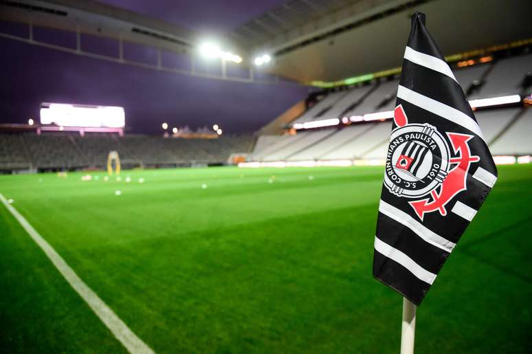 Corinthians ainda negocia com empresa os naming rights da Arena