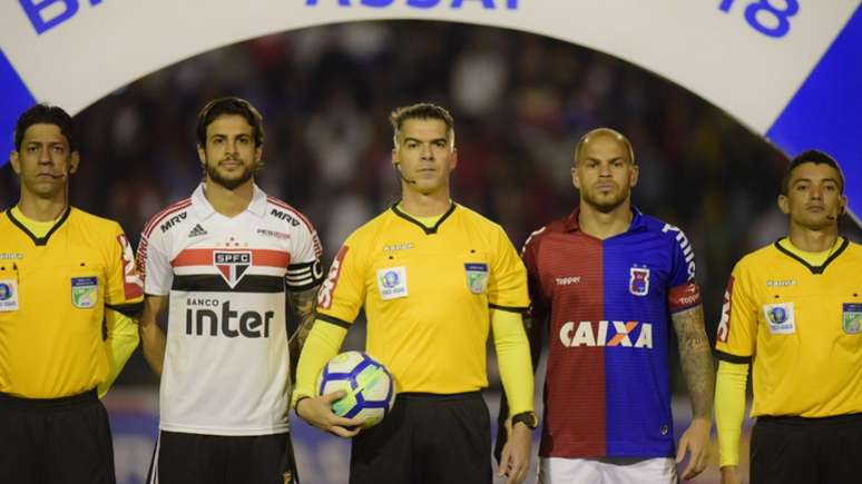 Hudson foi o capitão do São Paulo novamente contra o Paraná - FOTO: Reinaldo Reginato/Fotoarena