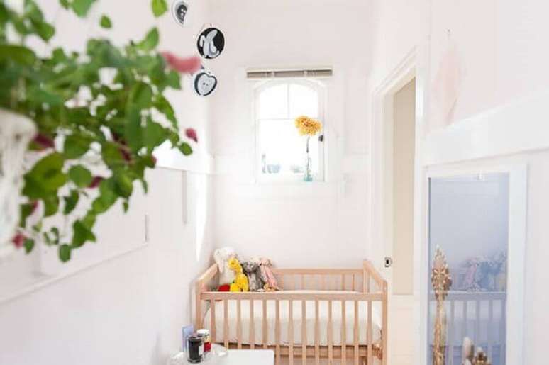 7. Aproveite ao máximo a iluminação natural no quarto de bebê simples e pequeno – Foto: Apartment Therapy