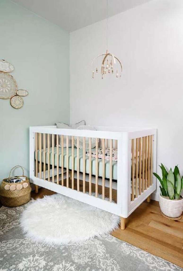36. Para a decoração de quarto de bebê simples invista em móveis com linhas mais retas e em tons claros – Foto: Home Decoo
