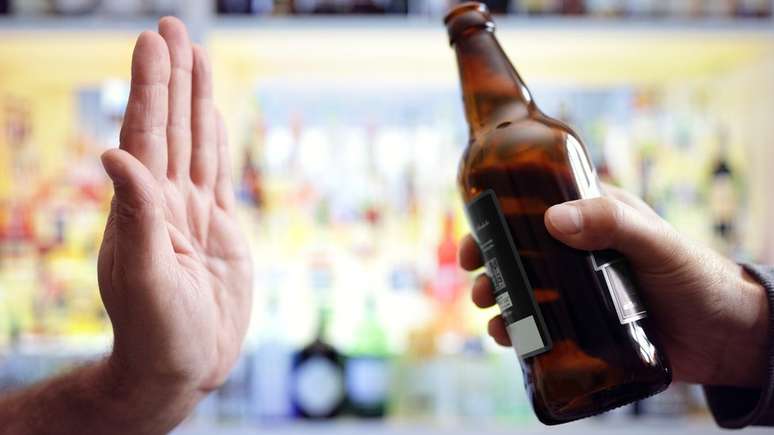 Estudo indica que tomar uma dose de bebida por dia também aumenta os riscos para a saúde