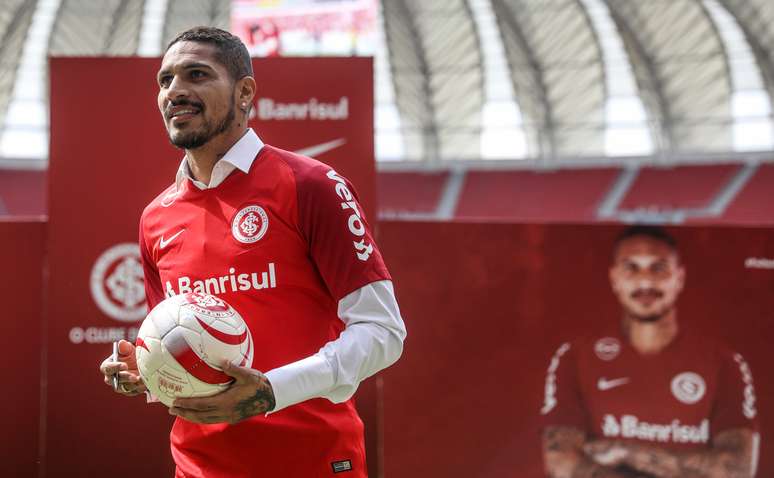 Jogador, que havia sido contratado pelo Internacional, voltou ao Peru