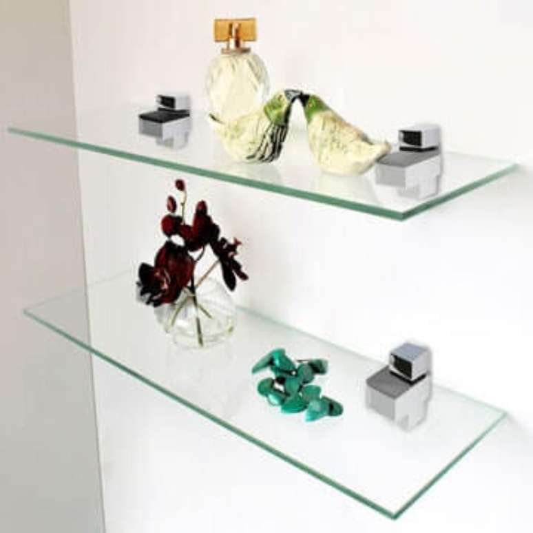 3. O vidro translúcido deixa a decoração clean e o ambiente mais amplo