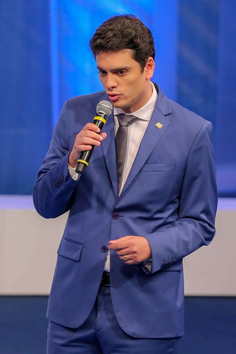 Rodrigo Tavares (PRTB), participa do debate entre candidatos a governador do estado de São Paulo, das eleições 2018 promovido pela Rede TV, na sede da emissora em São Paulo (SP), nesta sexta-feira (24).