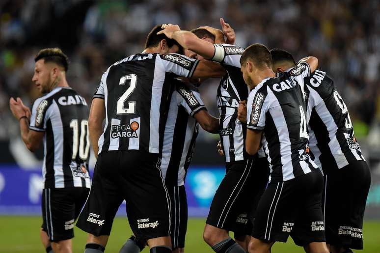 Botafogo venceu o Sport no Engenhão