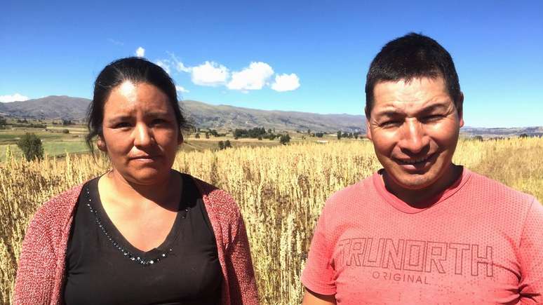 Yudy Cisneros e Fredy Bautista dizem que plantar quinoa mudou a vida da família