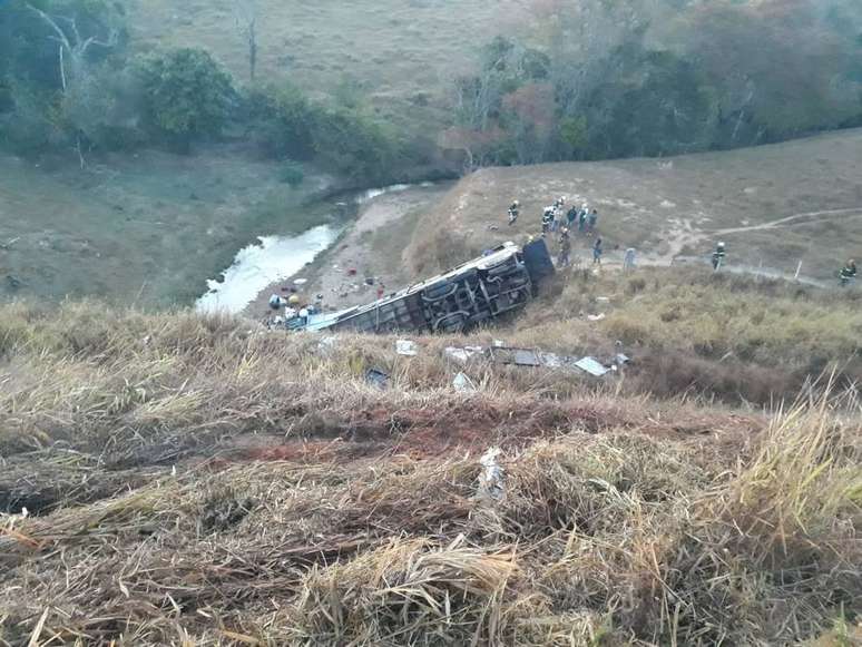 Ônibus de São Paulo para o Ceará se envolveu em um acidente na BR-146, no Alto Paranaíba, Minas Gerais