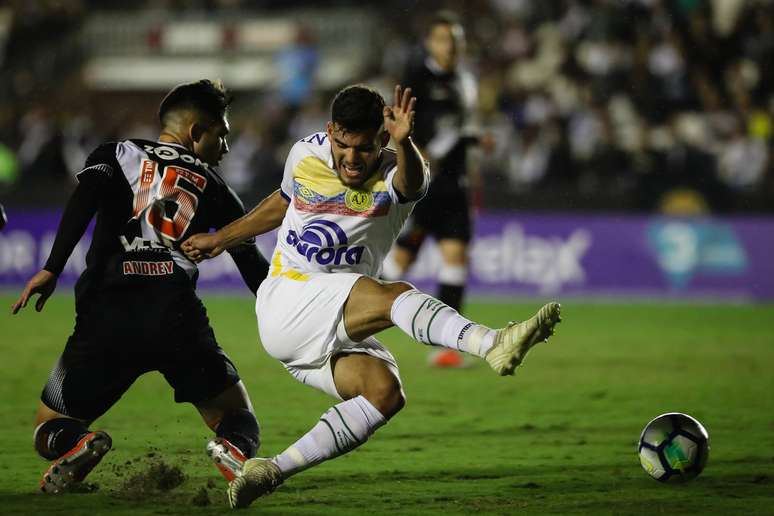 Lance de Vasco x Chapecoense