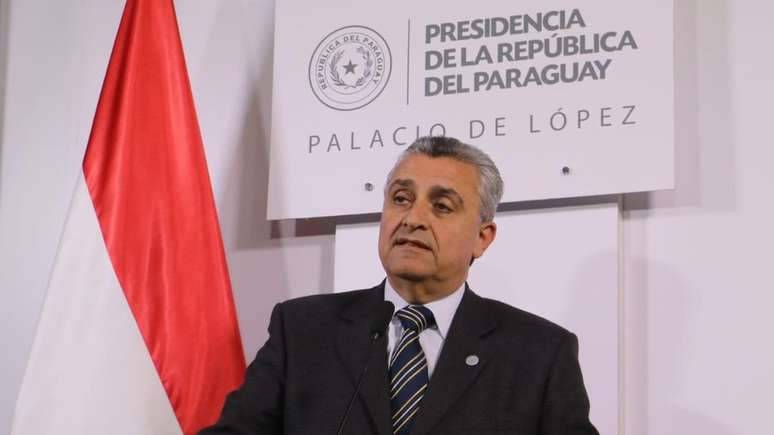O ministro do Interior do Paraguai, Juan Ernesto Villamayo, classificou o furto de fuzis como 'grave'