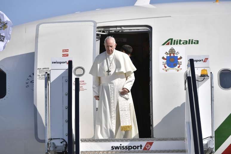 Papa Francisco chega para visita a Dublin
25/08/2018 Vatican Media/Divulga&ccedil;&atilde;o via REUTERS