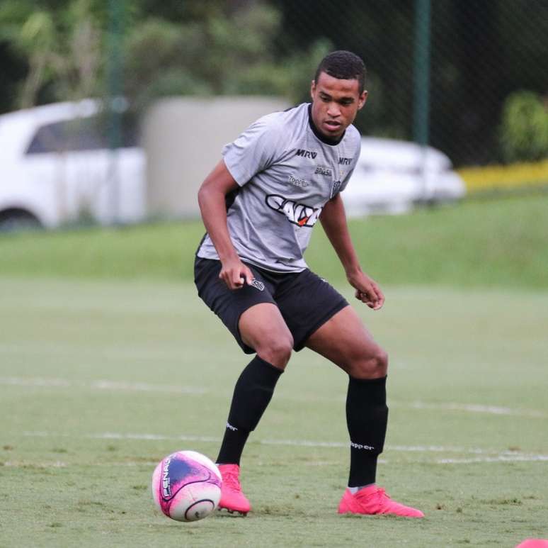 Alerrandro foi convocado para a Seleção sub-20 que disputará amistosos nos EUA (Foto: Bruno Cantini / Atlético-MG)