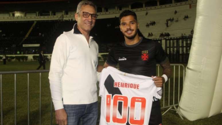 FOTO VASCO Henrique 100 jogos