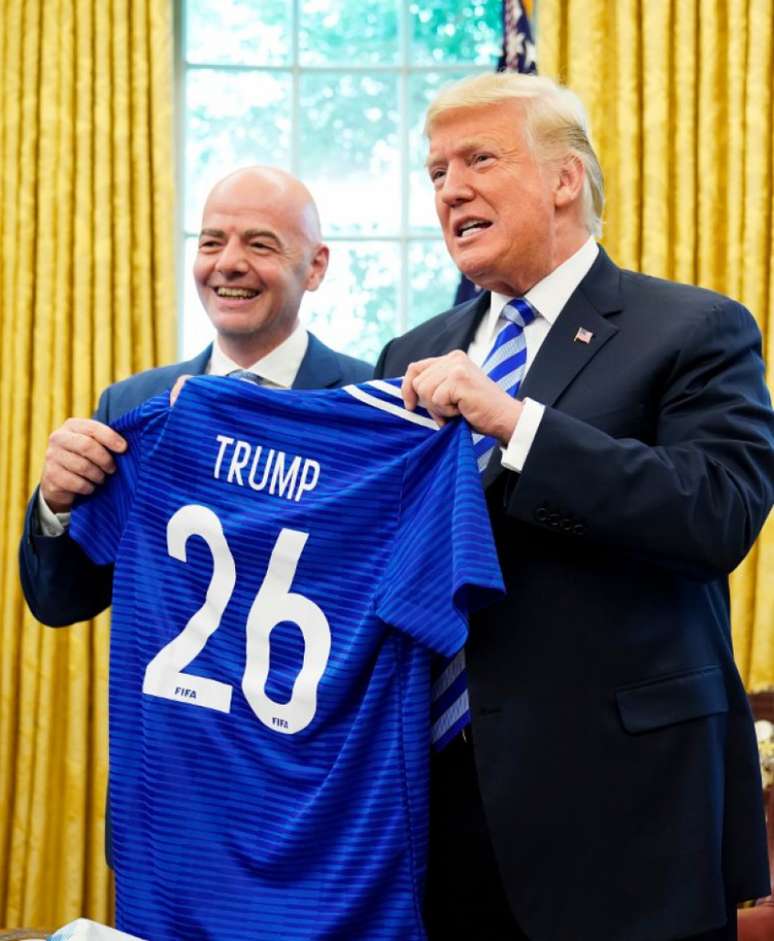 Camisa personalizada da Copa do Mundo para Donald Trump (AFP)